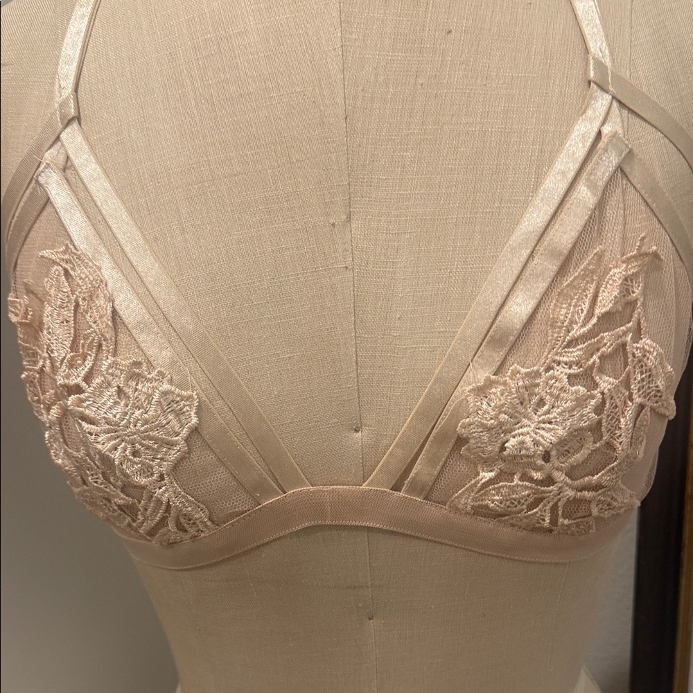Essue Lace Detail Beige Bralette